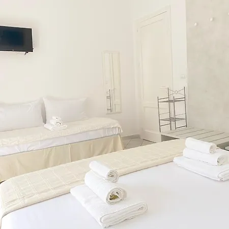 Fellini Bed & Breakfast 3*