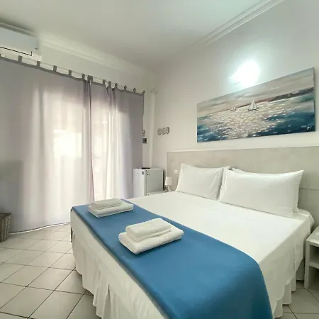 Fellini Bed and Breakfast 3*