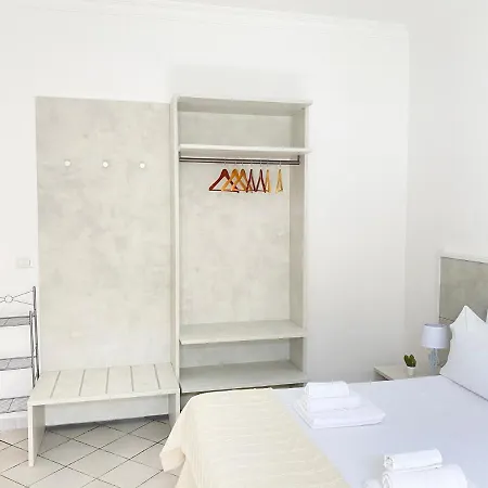 Fellini Bed and Breakfast 3*