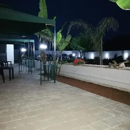 Fellini فندق مبيت وإفطار غالّيبولي