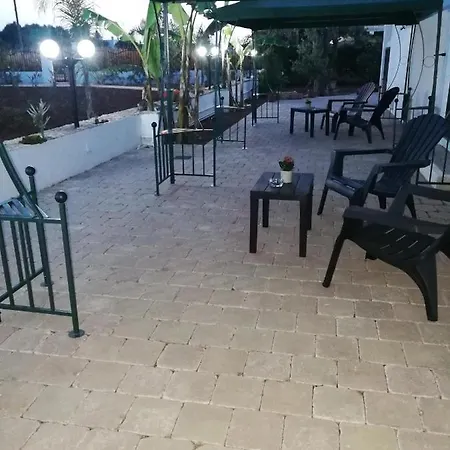 Fellini فندق مبيت وإفطار غالّيبولي
