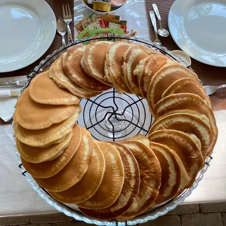 Fellini Bed & Breakfast 3*