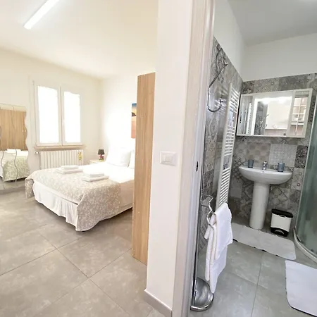 Bed and breakfast Fellini 3*